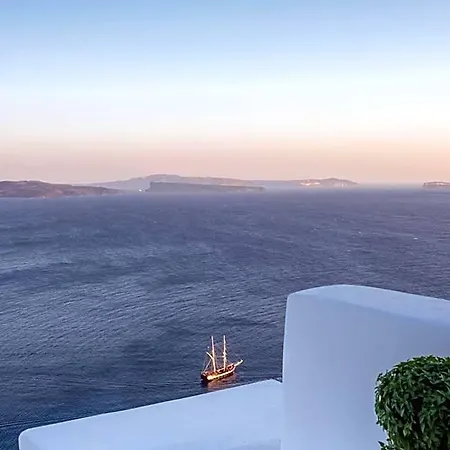Pina Caldera Oia