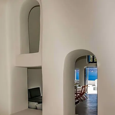 Pina Caldera Oia